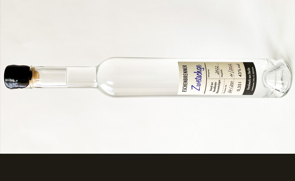 Konzeption und Gestaltung, Reinzeichnung, Druckbetreuung, Fotos fr die Webauftritte Eschenbrenner Whisky und Eschenbru